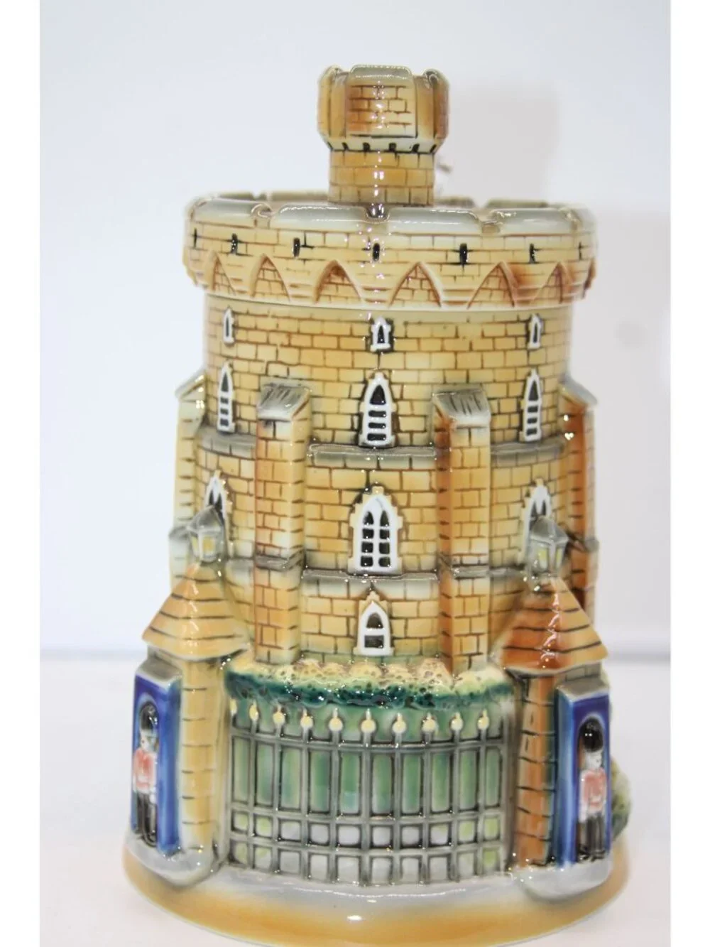 Anheuser-Busch - Windor Castle Stein - European Castle Series 2003 - Picture 3 of 10